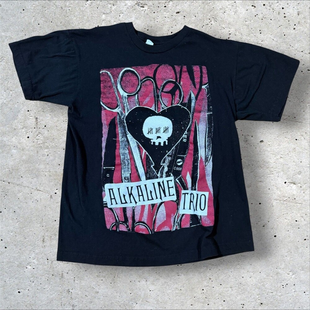 Alkaline Trio Heart Skull Scissors Band Graphic T Shirt Tultex Medium M